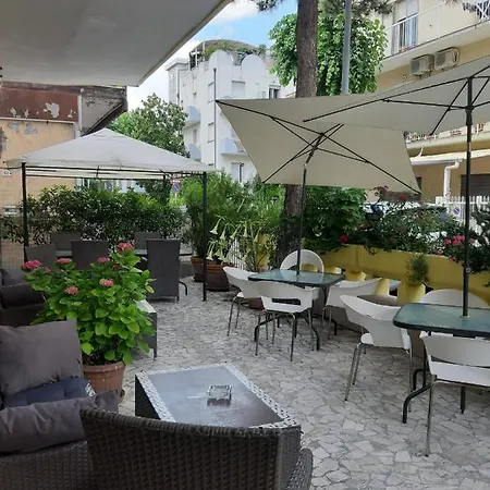 New Cirene Quadriple For 4 People Full Package Maison d'hôtes