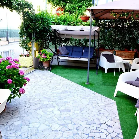 New Cirene Quadriple For 4 People Full Package Guest house *