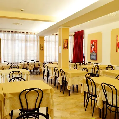 New Cirene Quadriple For 4 People Full Package Casa de hóspedes Rimini